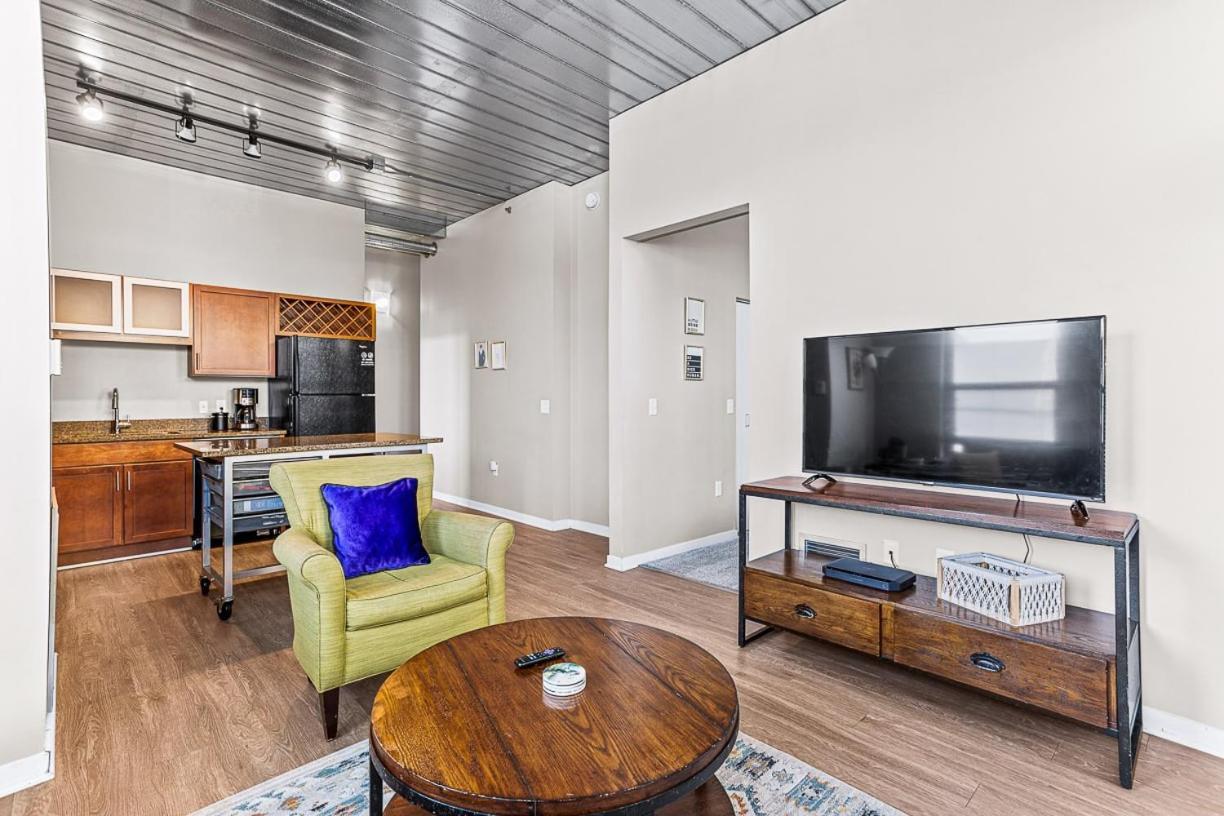2 King Bed Spacious Apt Downtown Close To It All Ann Arbor Exterior photo